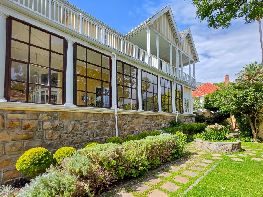 6 Bedroom Property for Sale in Sea Point Western Cape